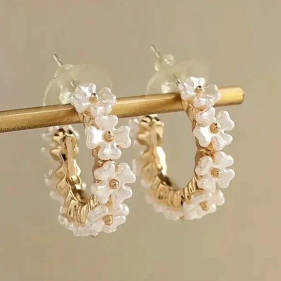 NWOT Aster Floral Hoop Earrings - Picture 2 of 2